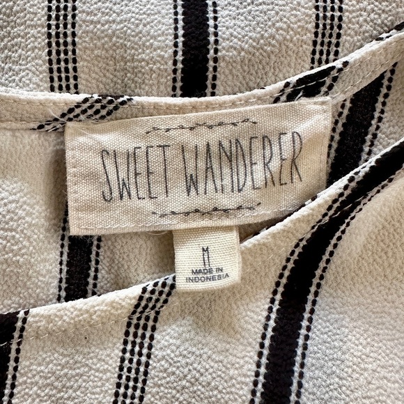 SWEET WANDERER, WOMENS TOP. OFF-WHITE WITH BLACK STRIPE. ROUND NECK. SIZE M - Picture 7 of 8